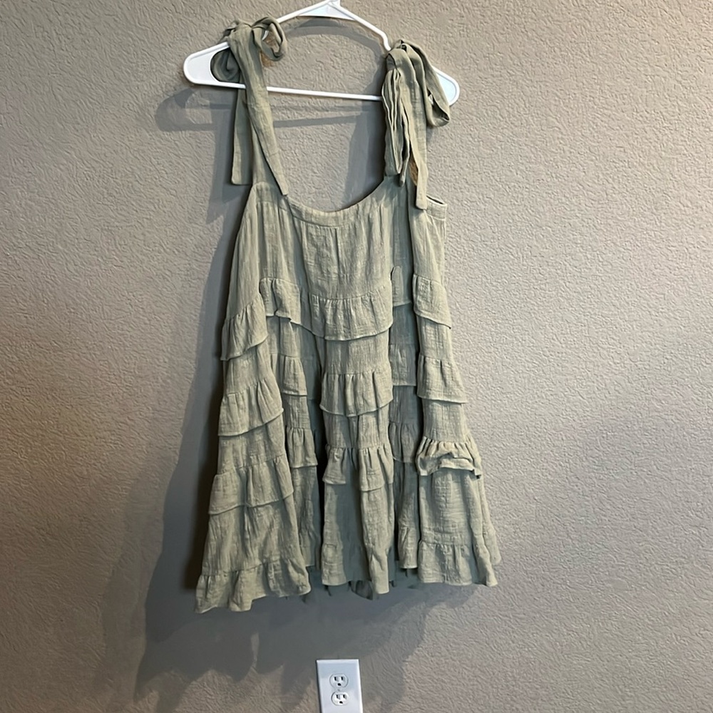 Sage green bow tie dress. Size medium